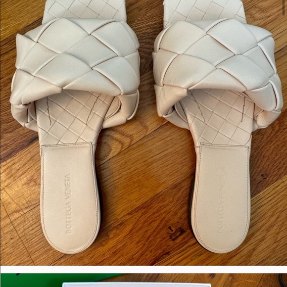 Bottega Veneta Lido Flat Sandal - Picture 5 of 6